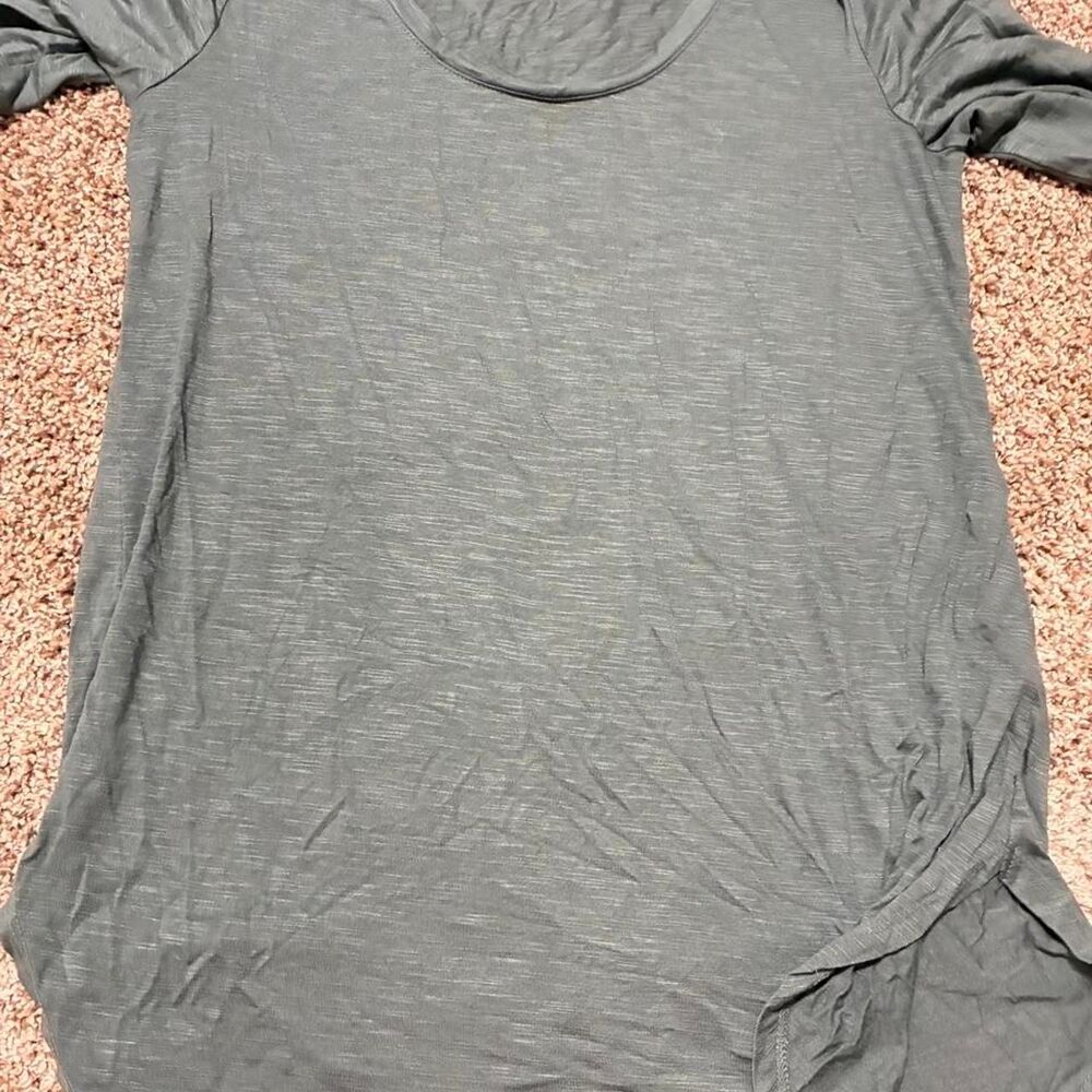Maurices Women's XSmall Grey Shirt
